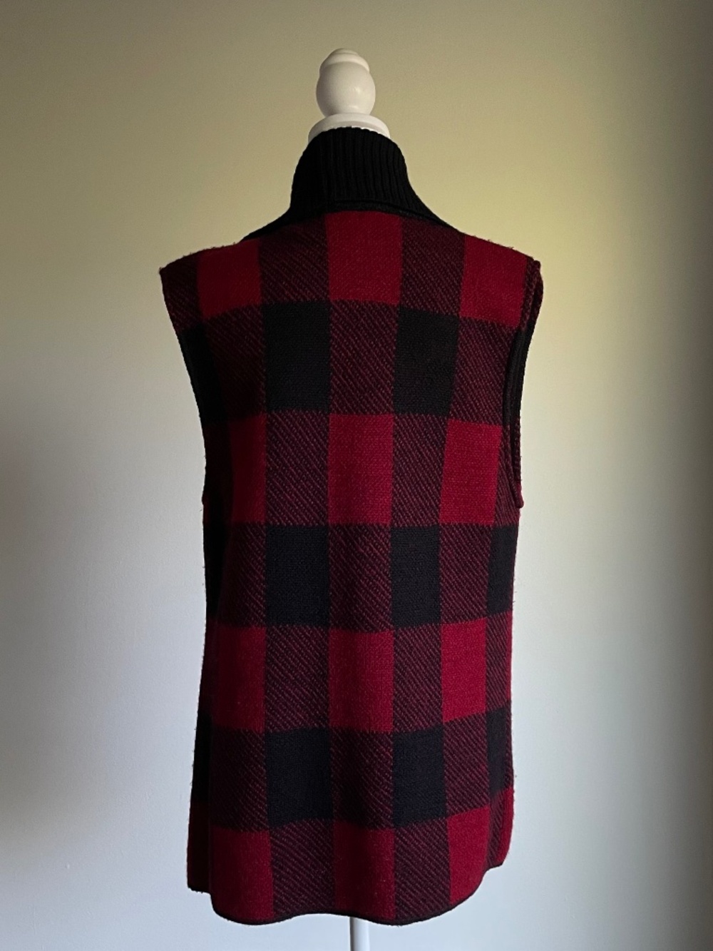 Katie Todd 100% Wool Buffalo Plaid Open Front Sweater Vest Medium Red Black Cozy - Picture 2 of 8